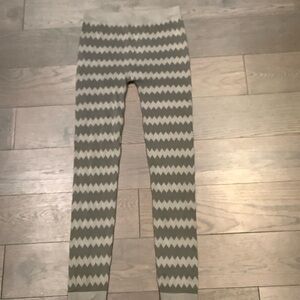 Metalicus Women’s Gray Chevron Leggings